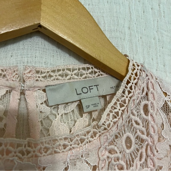 LOFT Pink Floral Lace Blouse size XSP - Picture 5 of 9
